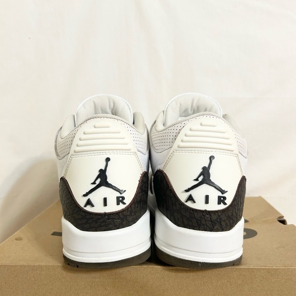 Jordan 3 Retro Mocha size 9 136064-122 2018 PRE-OWNED - Picture 5 of 10